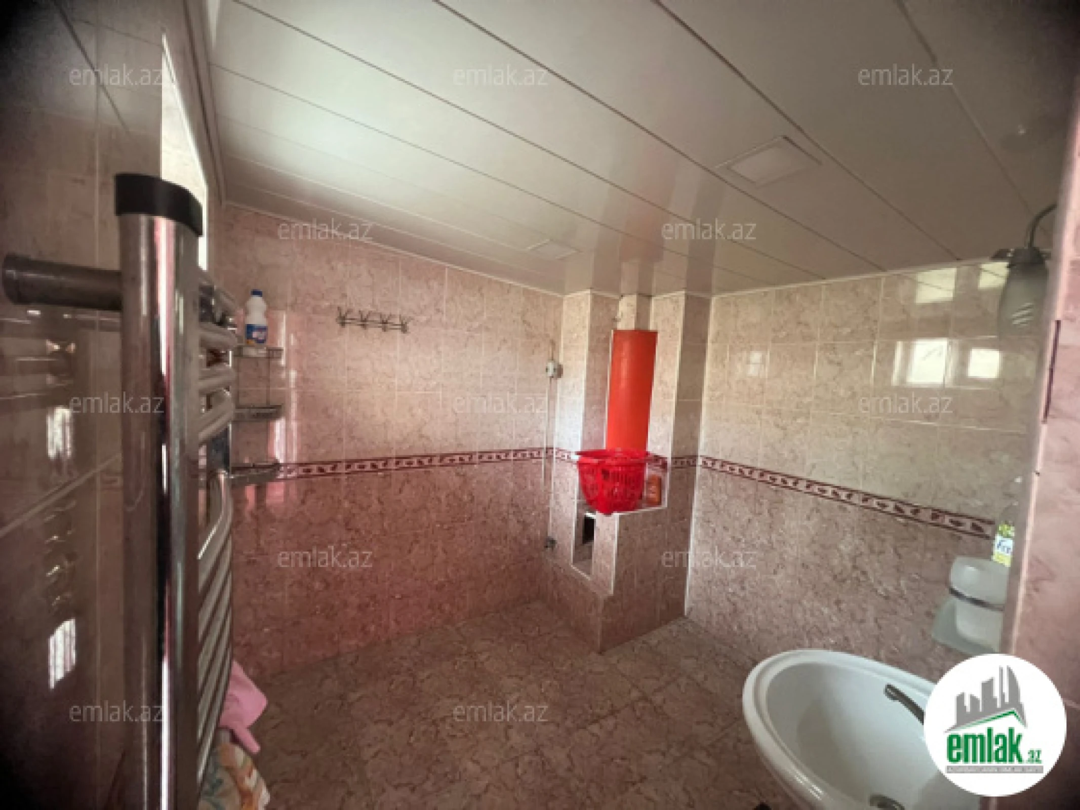 Satılır 5 otaqlı həyət evi 230 m²