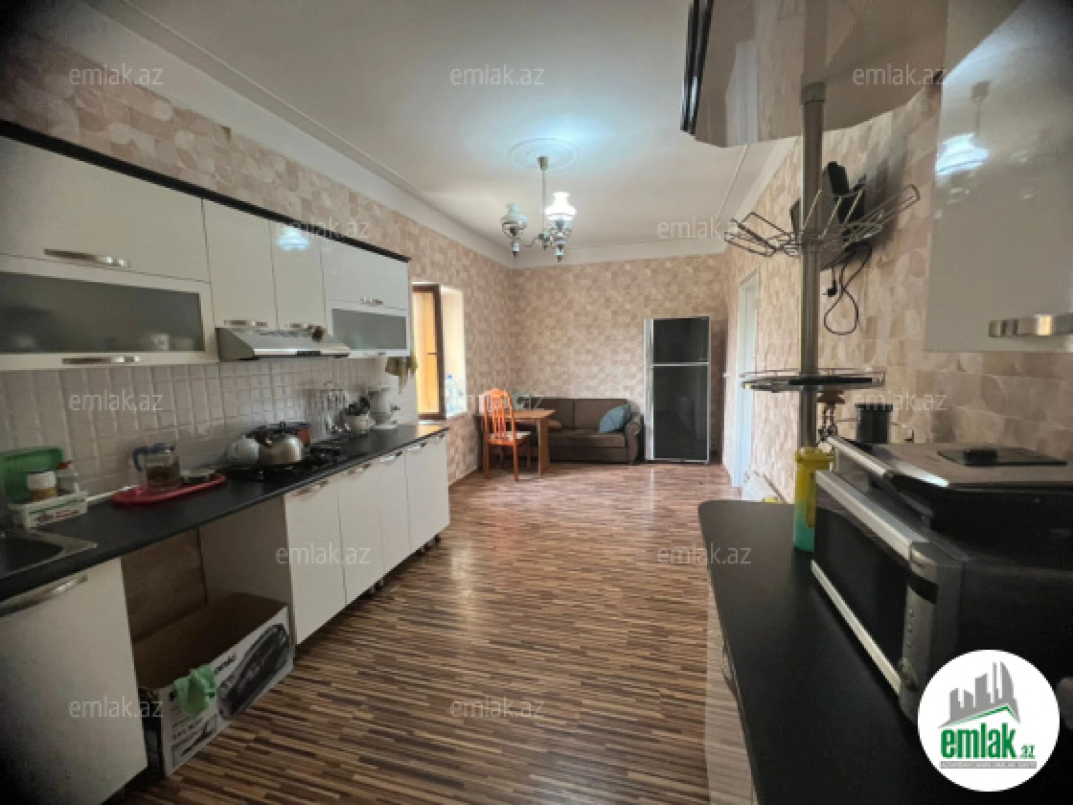 Satılır 5 otaqlı həyət evi 230 m²
