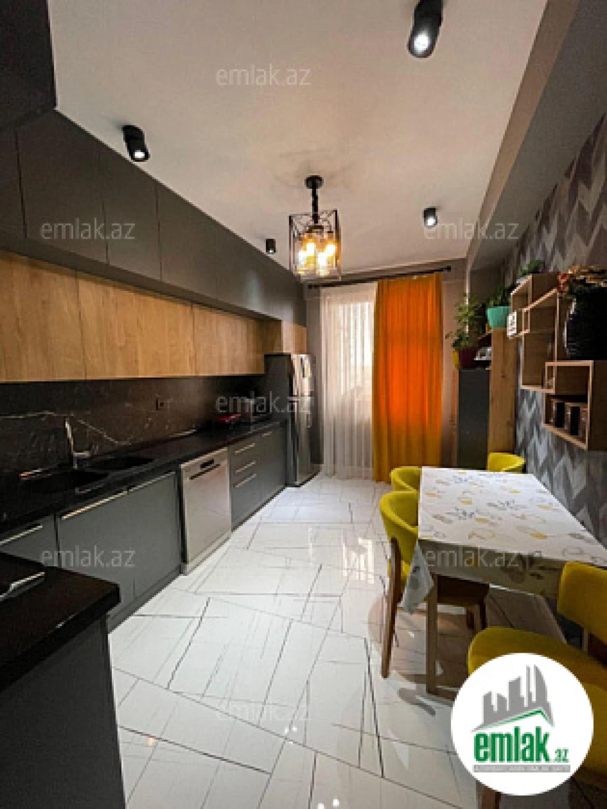 Satılır 3 otaqlı yeni tikili 131 m²