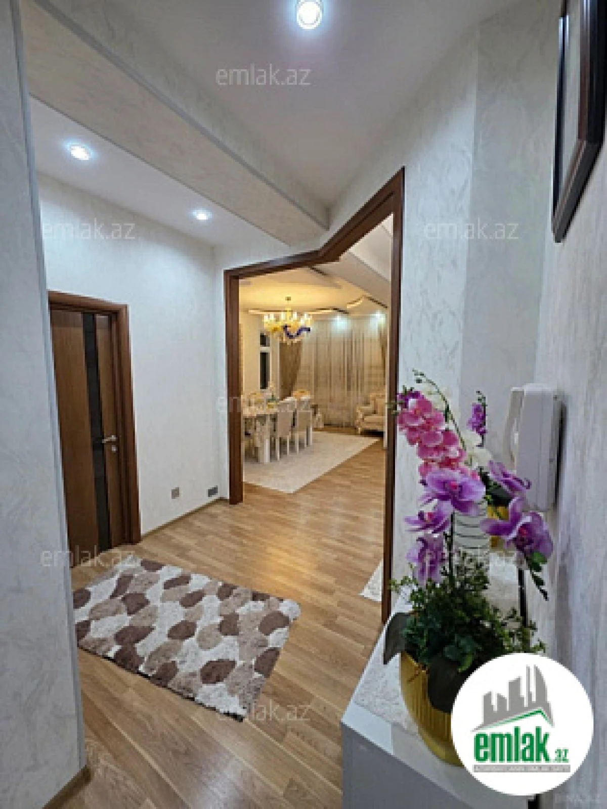 Satılır 3 otaqlı yeni tikili 110 m²