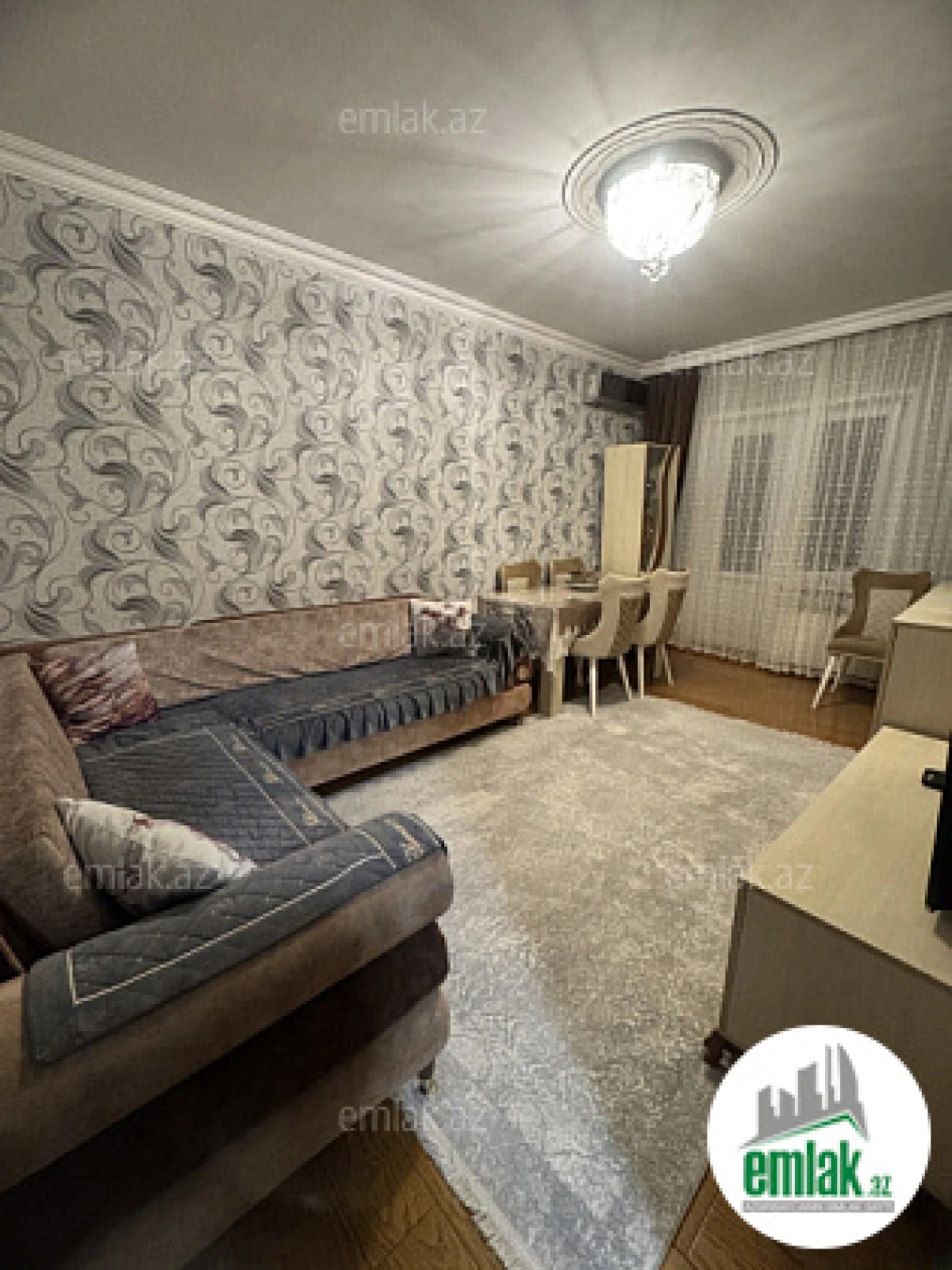 Satılır 4 otaqlı köhnə tikili 110 m²
