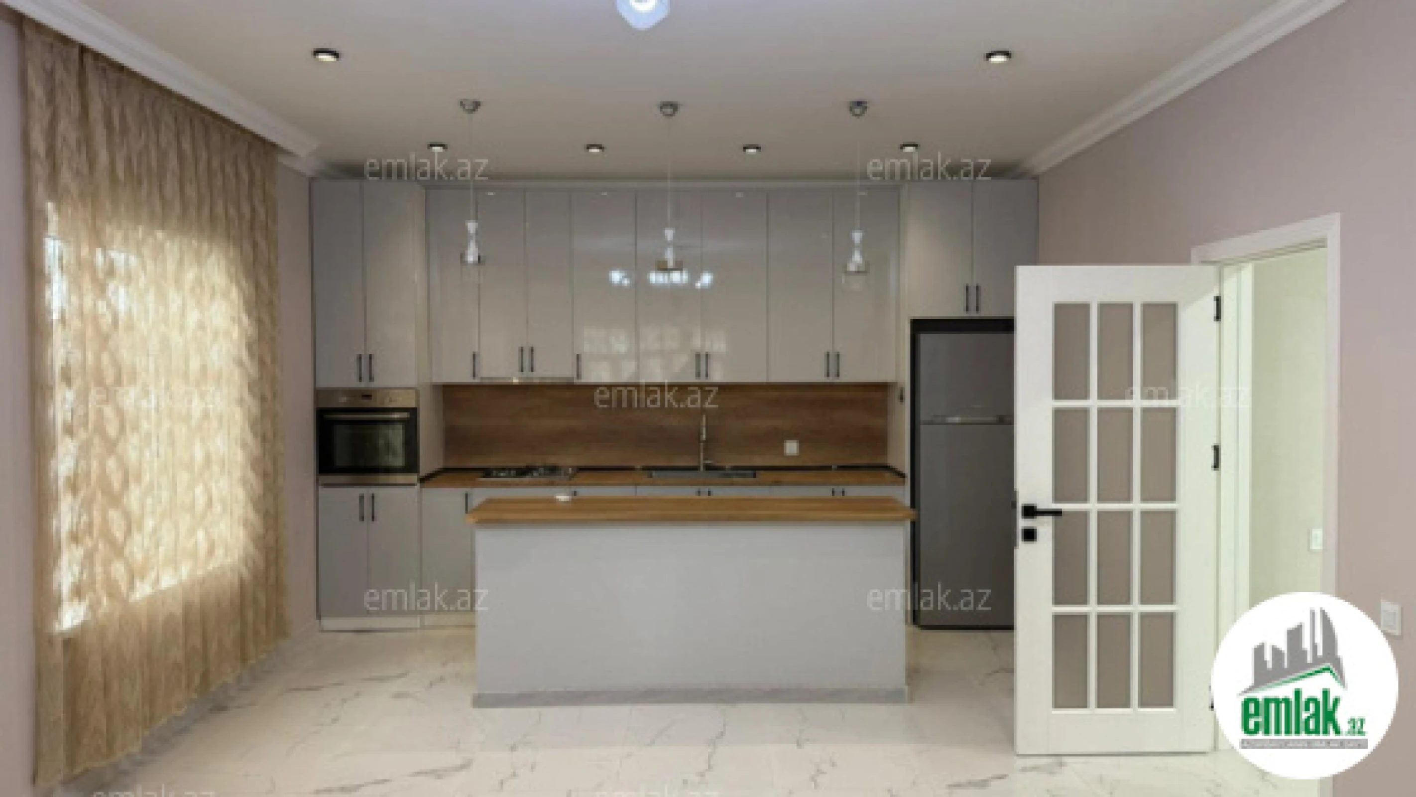 Satılır 3 otaqlı həyət evi 250 m²