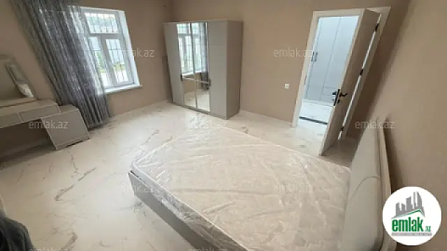 Satılır 3 otaqlı həyət evi 250 m²