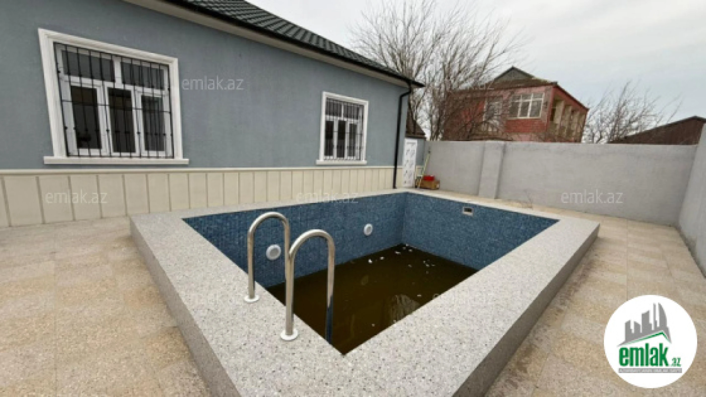 Satılır 3 otaqlı həyət evi 250 m²