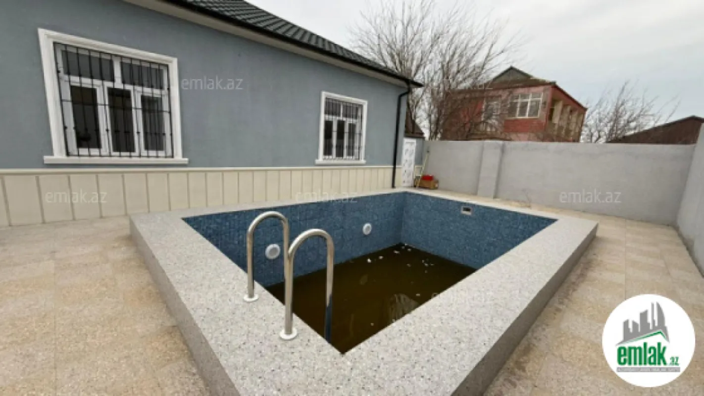 Satılır 3 otaqlı həyət evi 250 m²