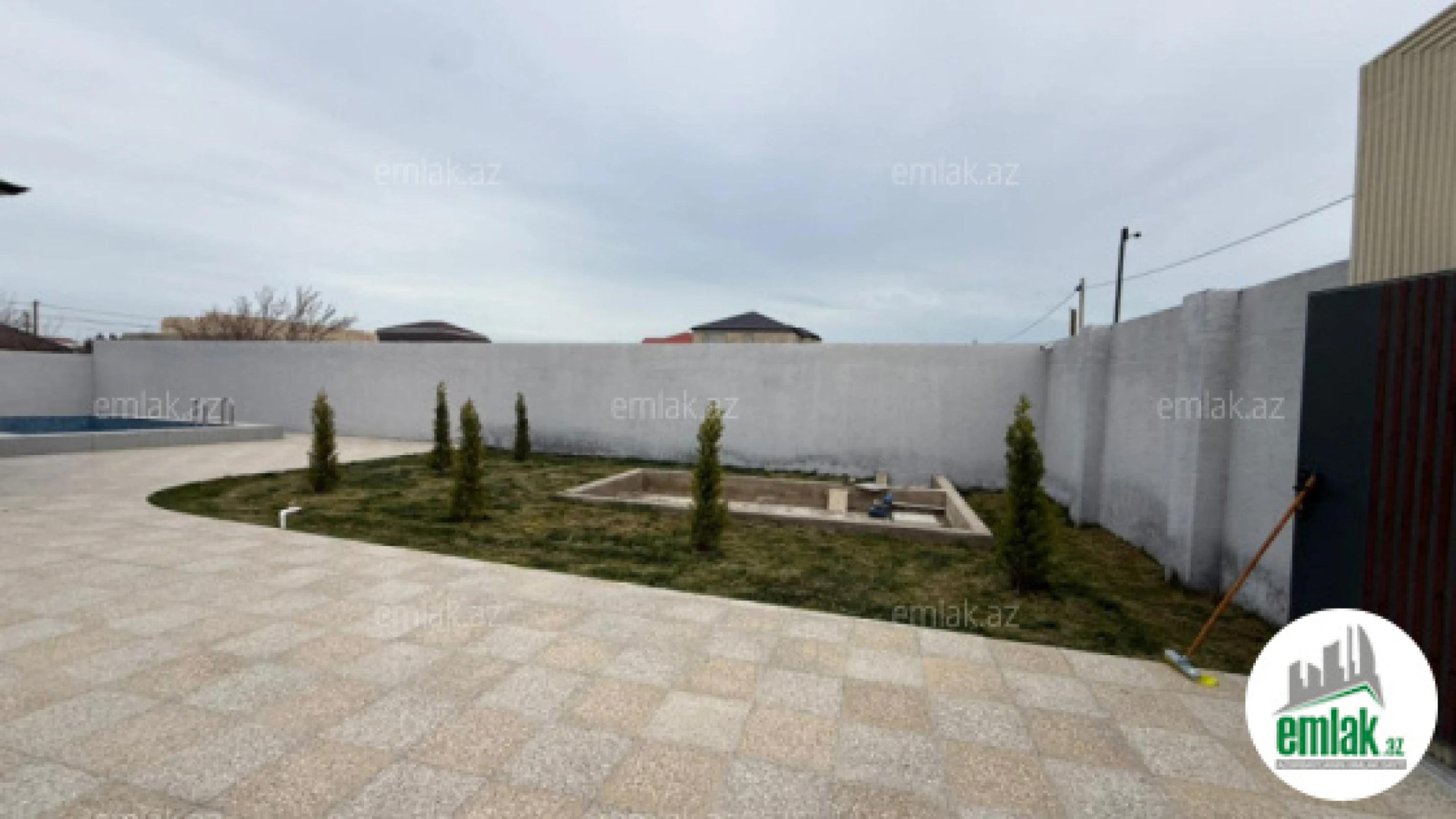 Satılır 3 otaqlı həyət evi 250 m²