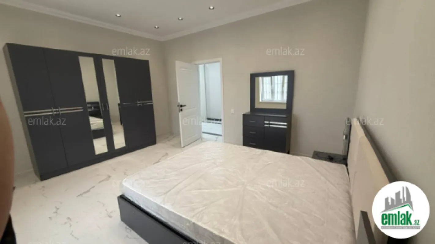 Satılır 3 otaqlı həyət evi 250 m²