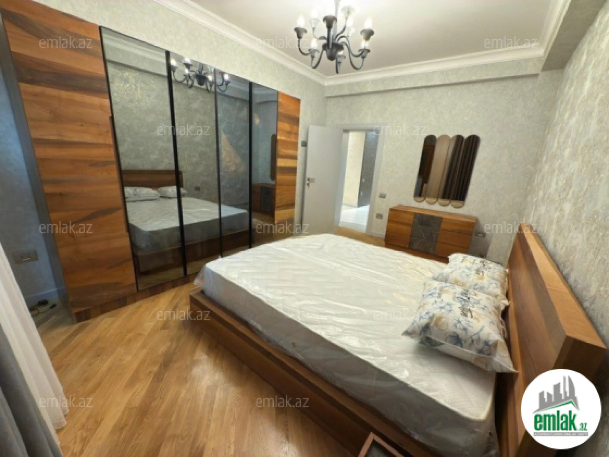 Satılır 3 otaqlı yeni tikili 105 m²