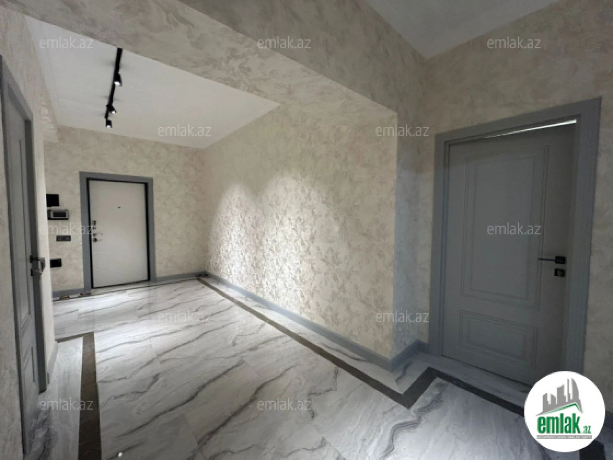 Satılır 2 otaqlı yeni tikili 81 m²