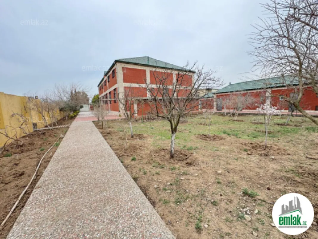 Satılır 4 otaqlı mənzil 200 m²