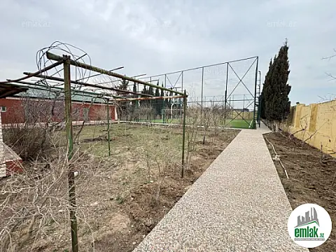 Satılır 4 otaqlı mənzil 200 m²