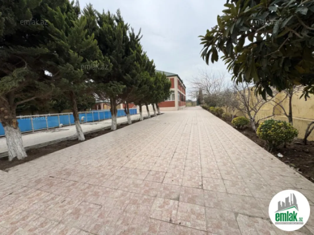 Satılır 4 otaqlı mənzil 200 m²