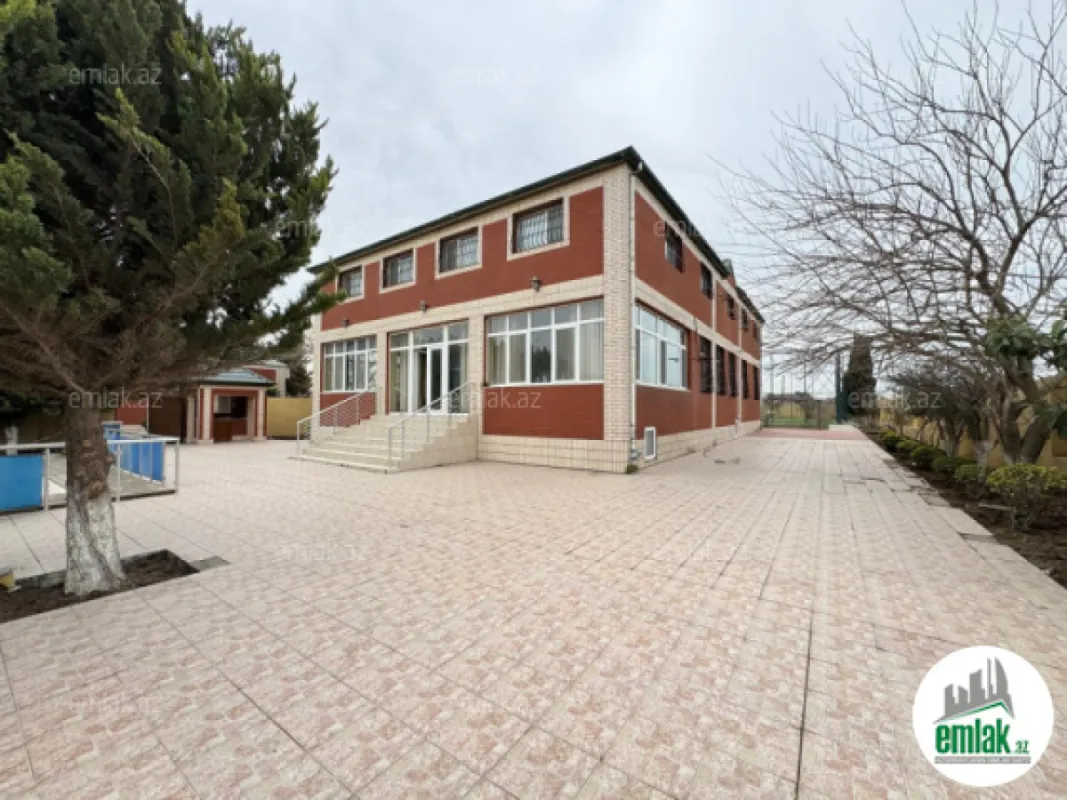 Satılır 4 otaqlı mənzil 200 m²