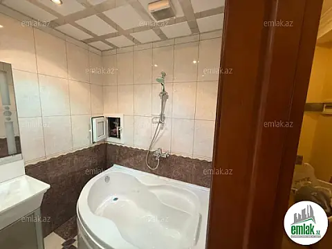 Satılır 2 otaqlı yeni tikili 110 m²