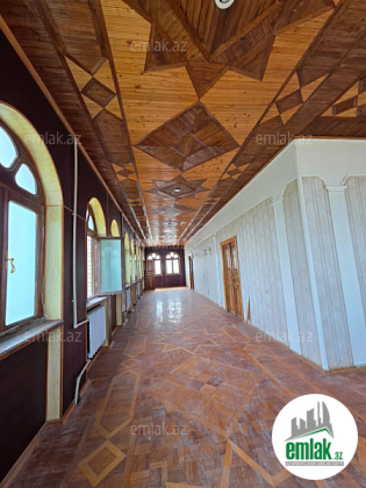 Satılır 11 otaqlı mənzil 3400 m²