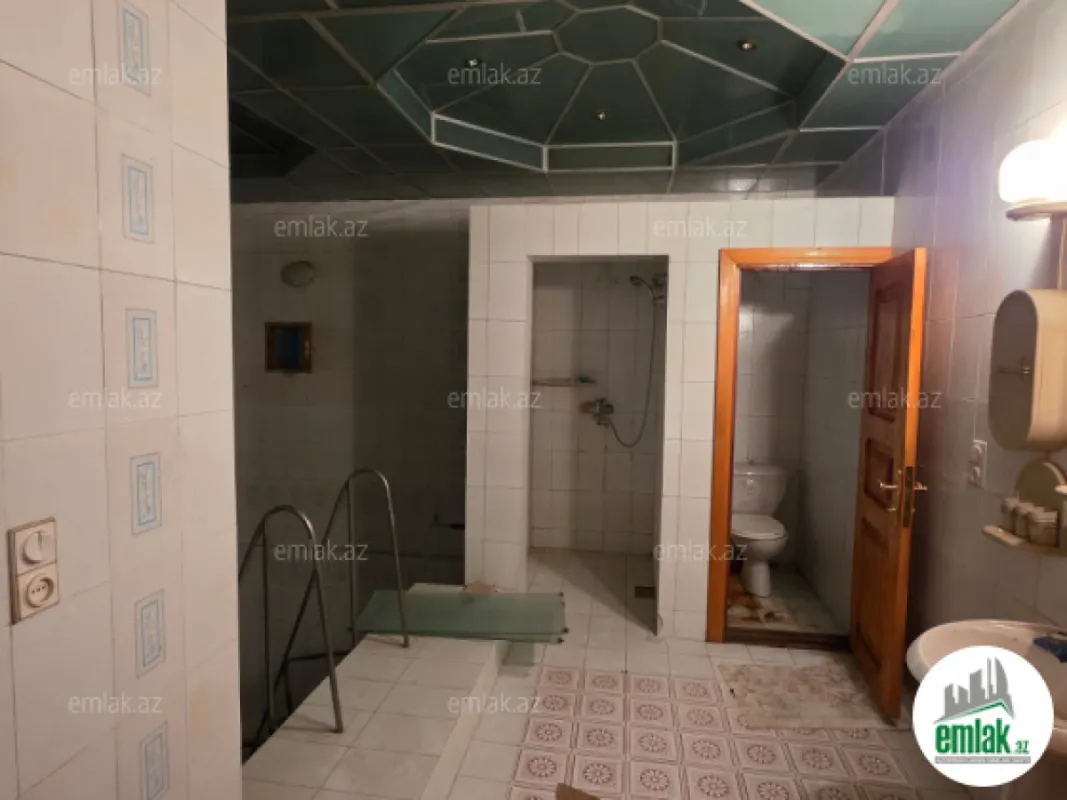 Satılır 11 otaqlı mənzil 3400 m²