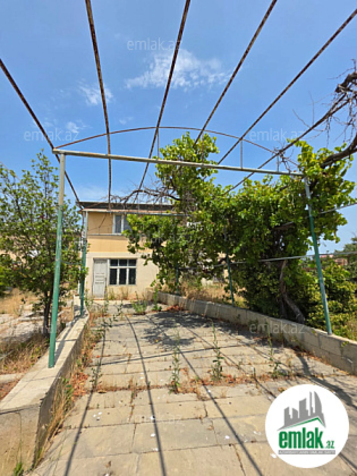 Satılır 11 otaqlı mənzil 3400 m²