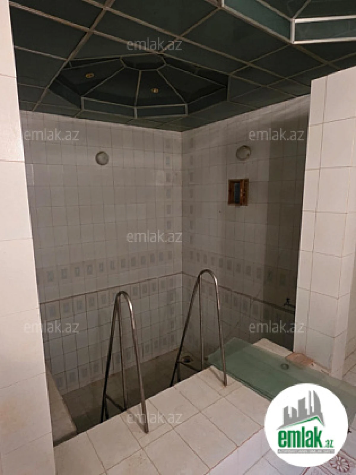 Satılır 11 otaqlı mənzil 3400 m²