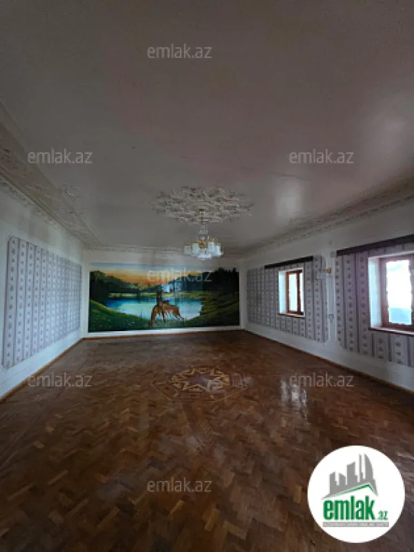 Satılır 11 otaqlı mənzil 3400 m²