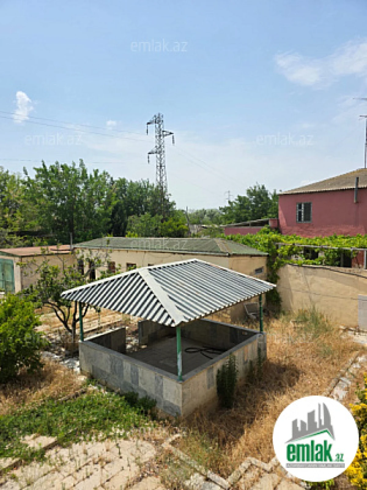 Satılır 11 otaqlı mənzil 3400 m²