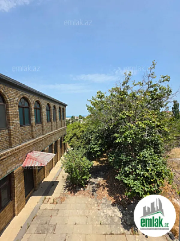 Satılır 11 otaqlı mənzil 3400 m²