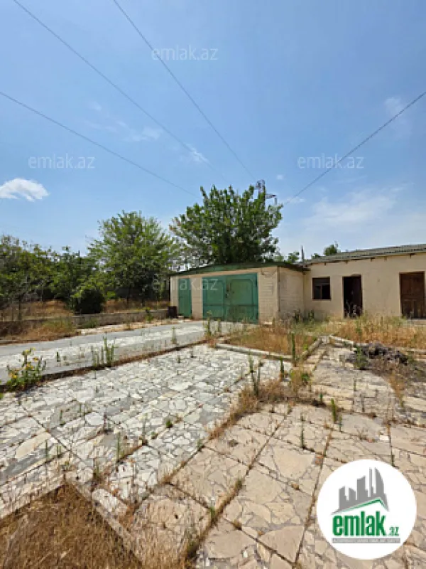 Satılır 11 otaqlı mənzil 3400 m²