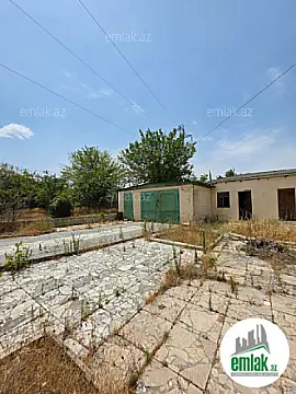 Satılır 11 otaqlı mənzil 3400 m²