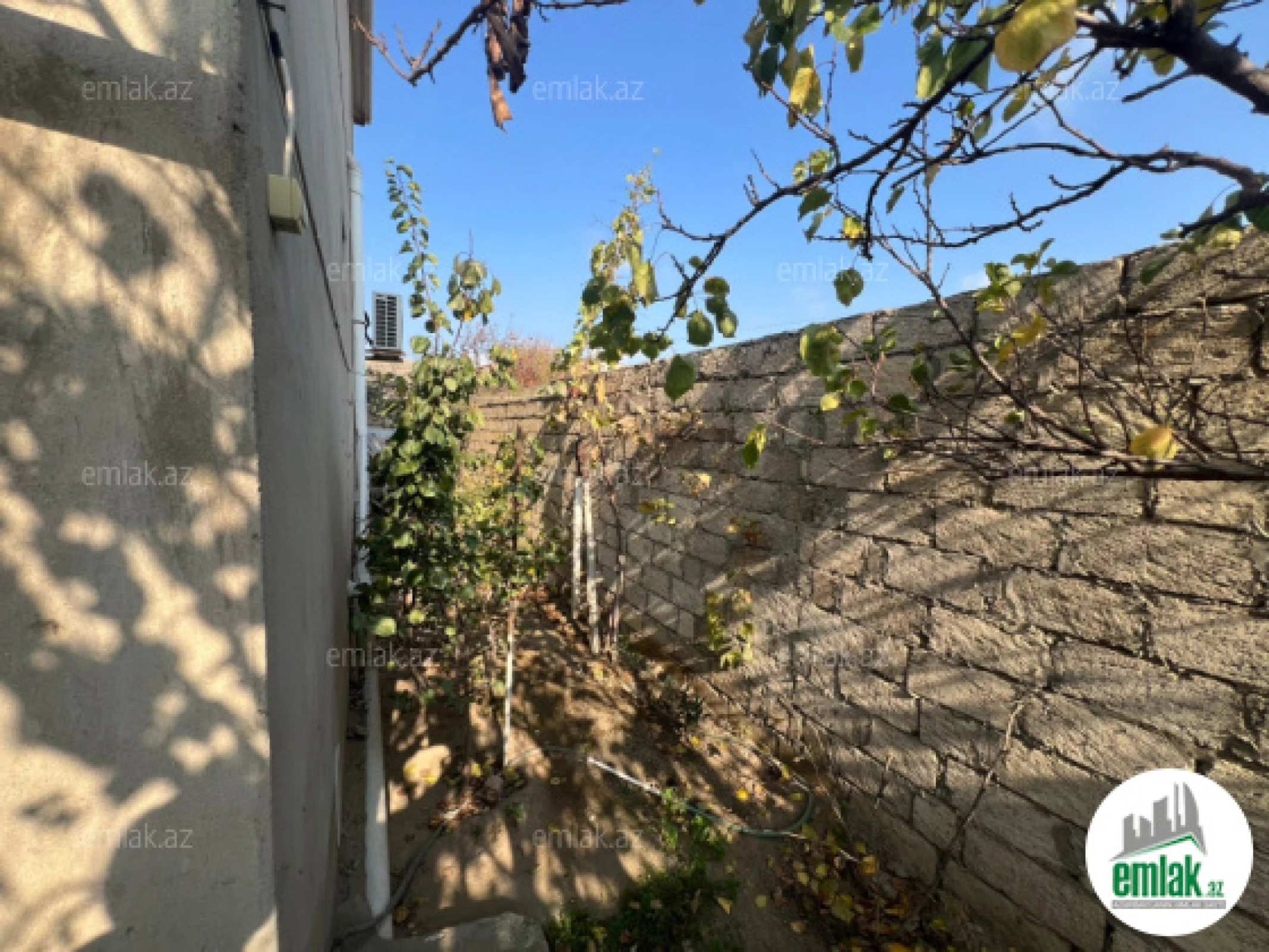 Satılır 6 otaqlı həyət evi 200 m²