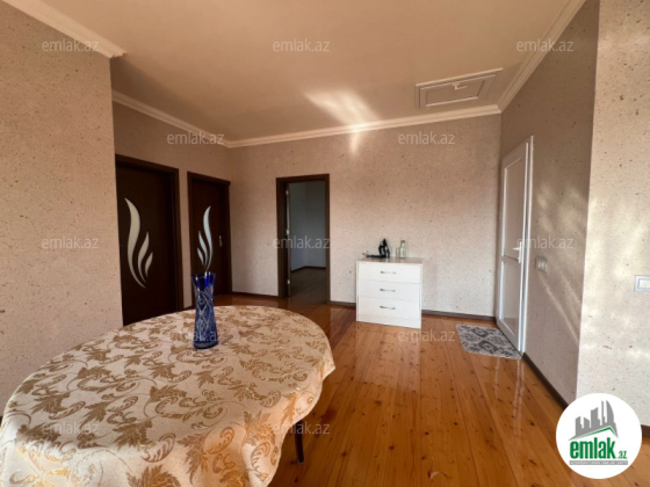 Satılır 6 otaqlı həyət evi 200 m²