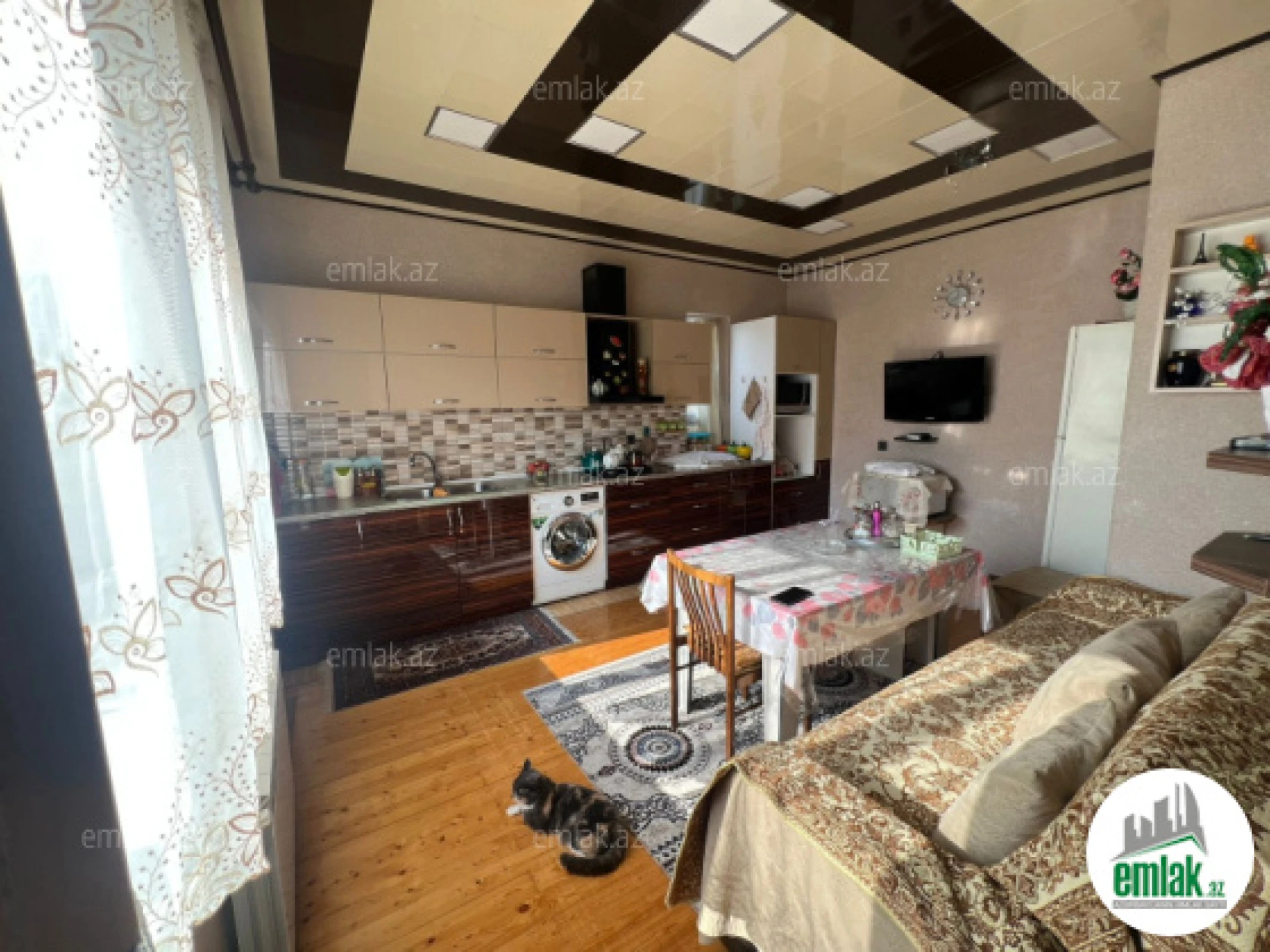 Satılır 6 otaqlı həyət evi 200 m²