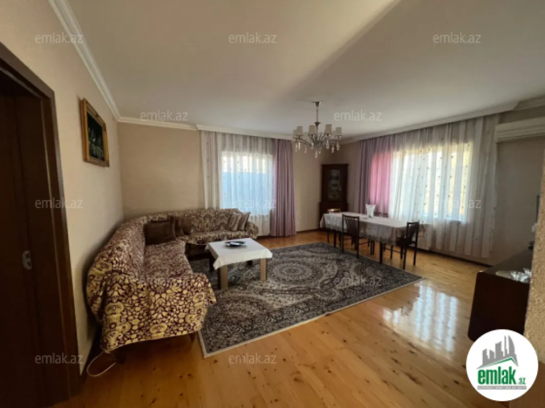 Satılır 6 otaqlı həyət evi 200 m²