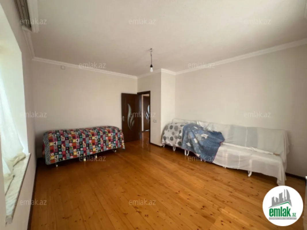 Satılır 6 otaqlı həyət evi 200 m²
