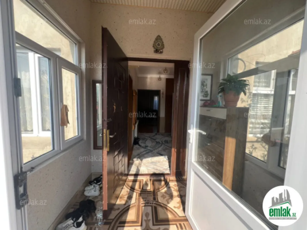 Satılır 6 otaqlı həyət evi 200 m²