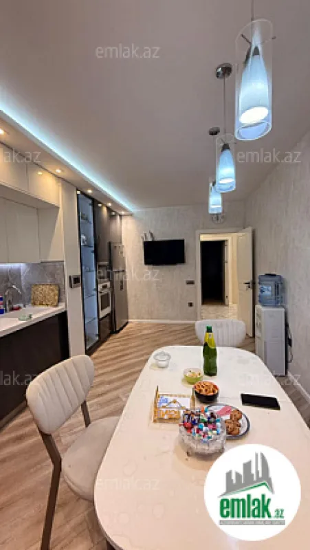 Satılır 3 otaqlı köhnə tikili 80 m²