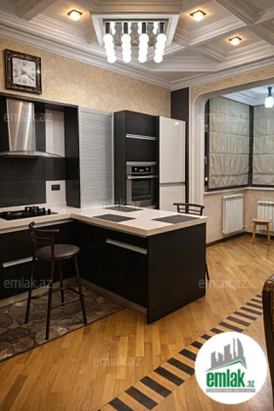 Satılır 3 otaqlı yeni tikili 137 m²