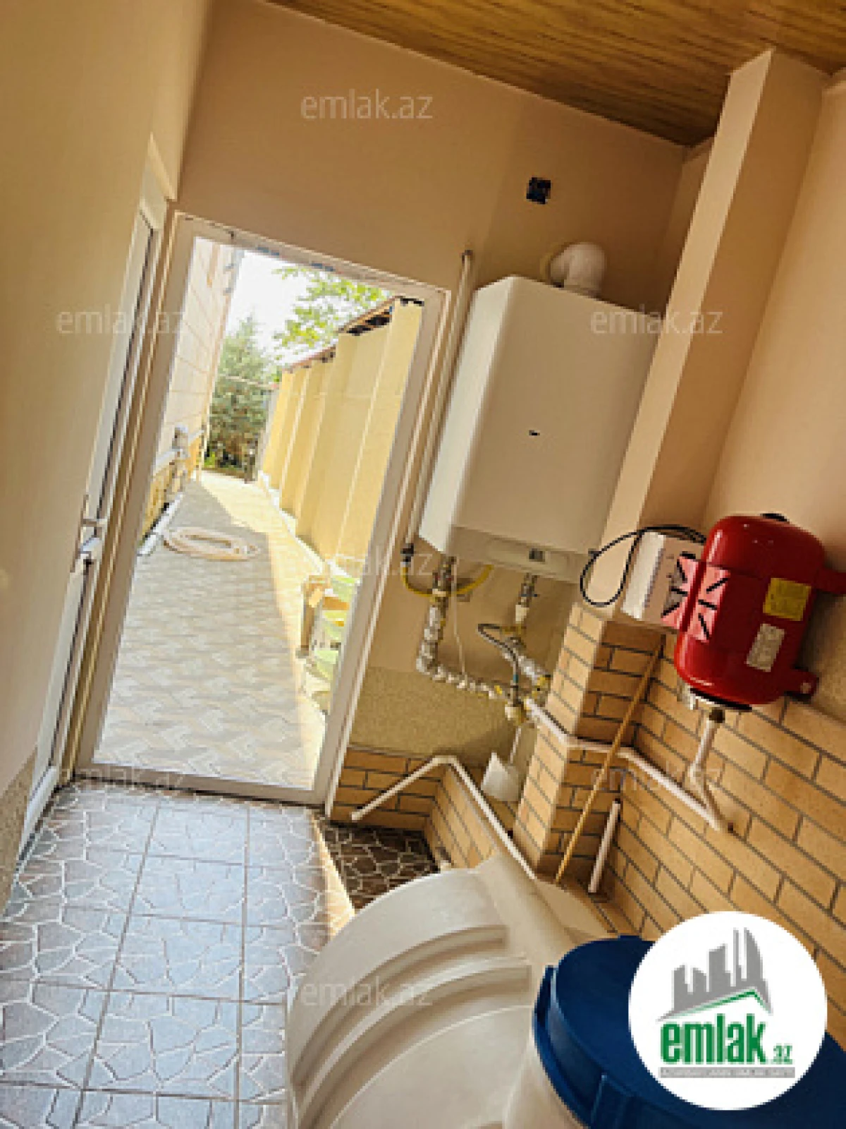 Satılır 6 otaqlı həyət evi 460 m²