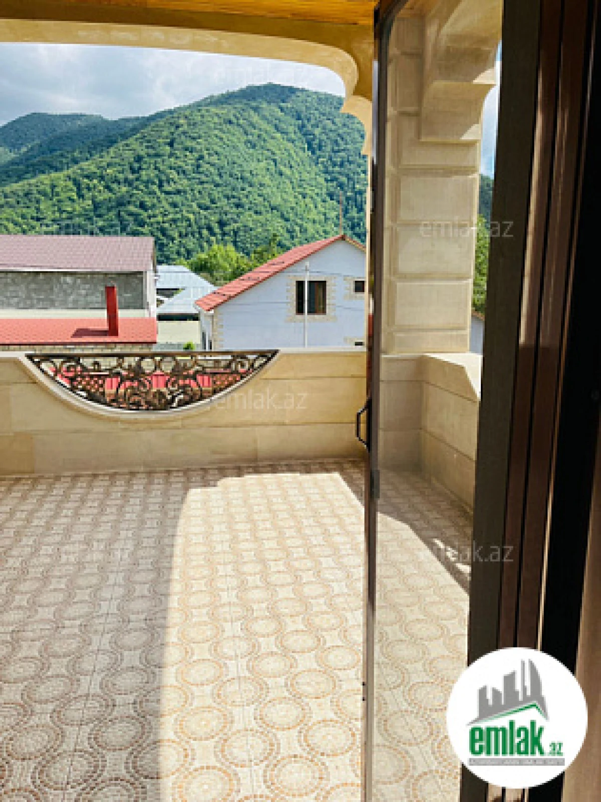 Satılır 6 otaqlı həyət evi 460 m²