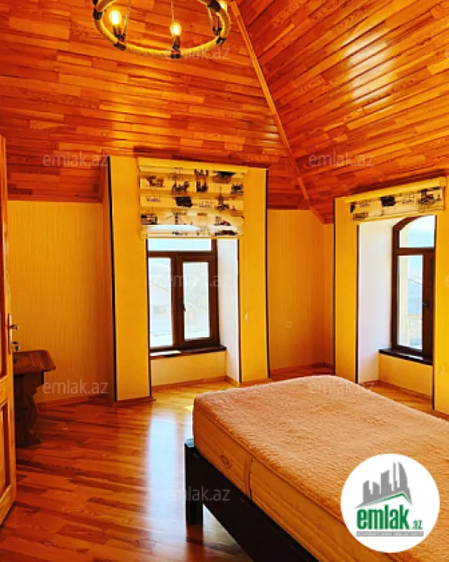 Satılır 6 otaqlı həyət evi 460 m²