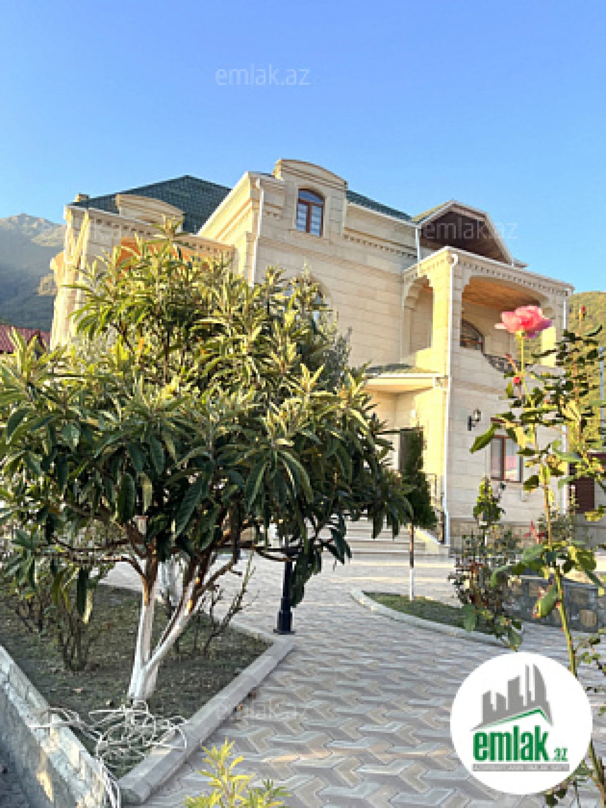 Satılır 6 otaqlı həyət evi 460 m²