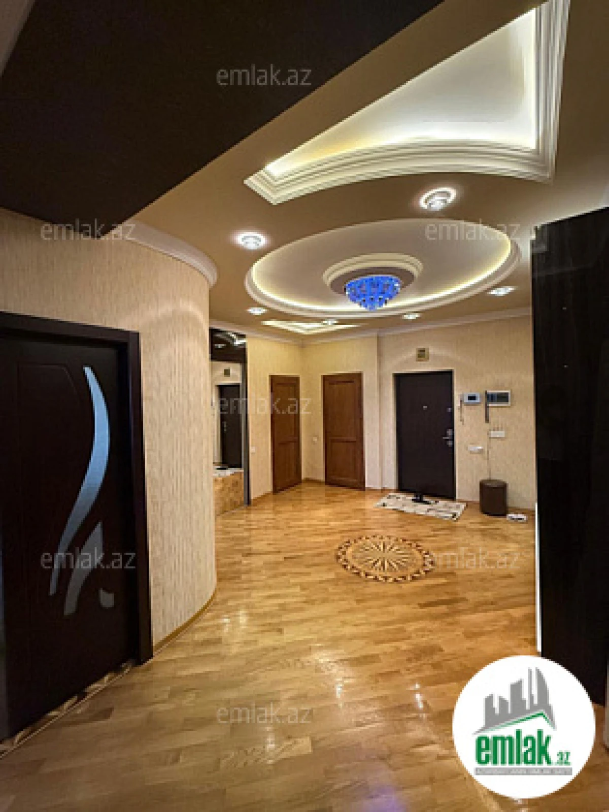 Satılır 3 otaqlı yeni tikili 122 m²