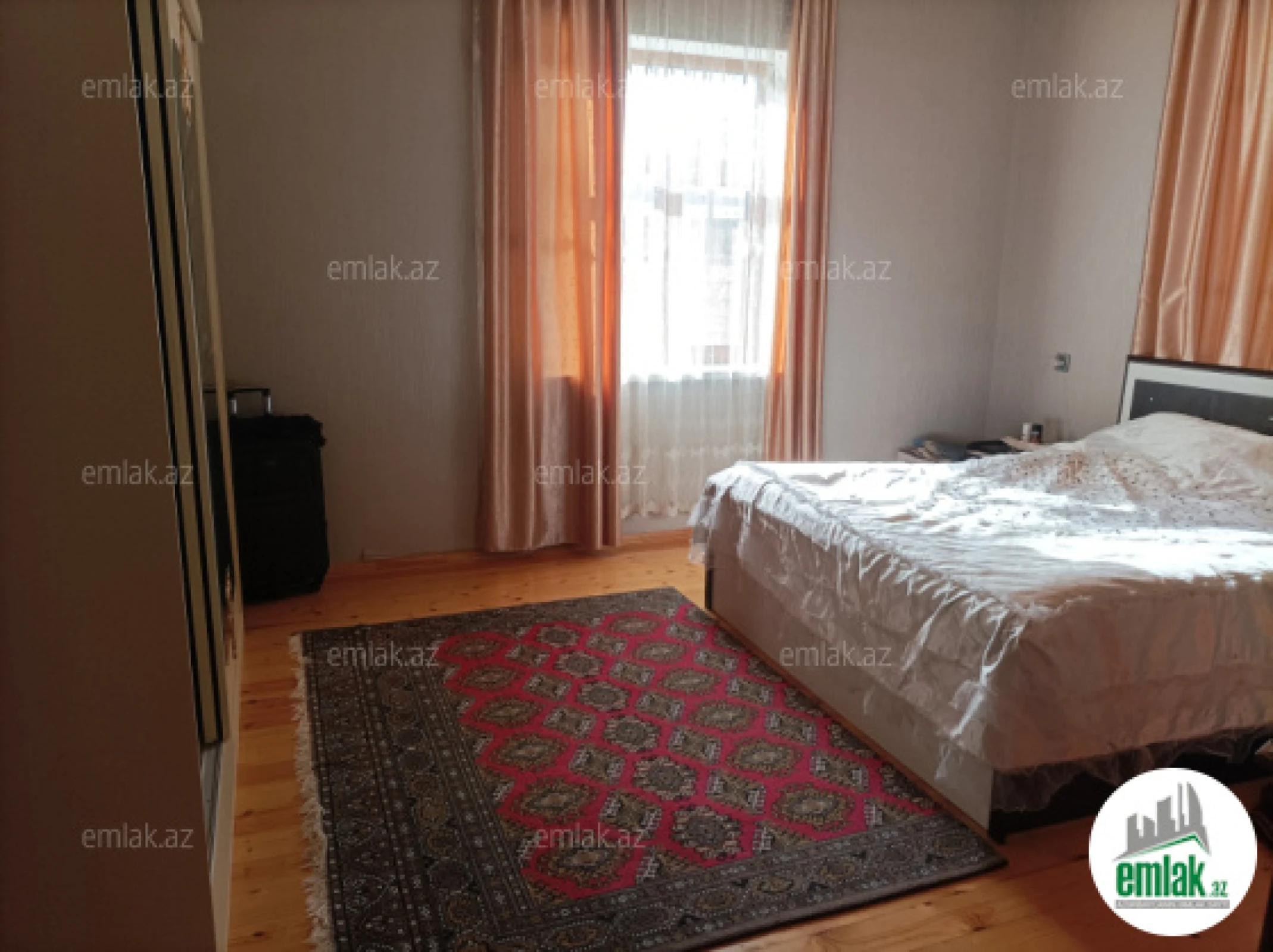 Satılır 4 otaqlı həyət evi 176.3 m²