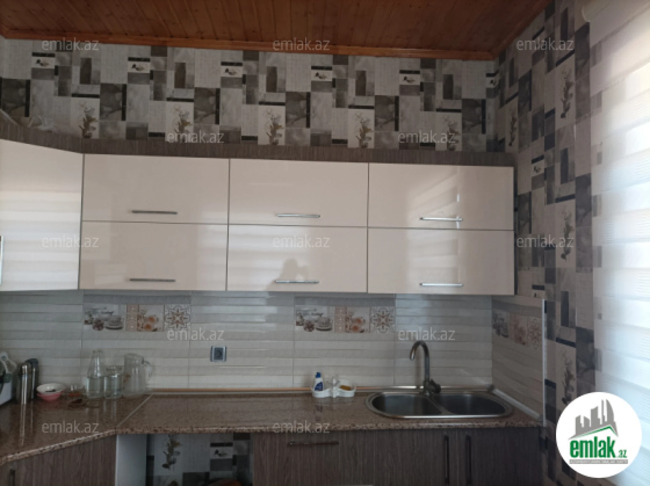 Satılır 4 otaqlı həyət evi 176.3 m²