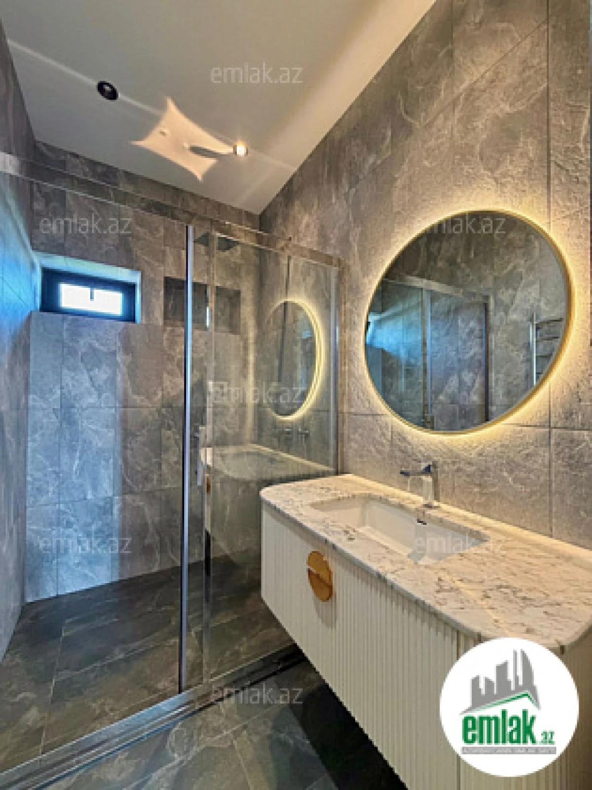 Satılır 7 otaqlı mənzil 600 m²