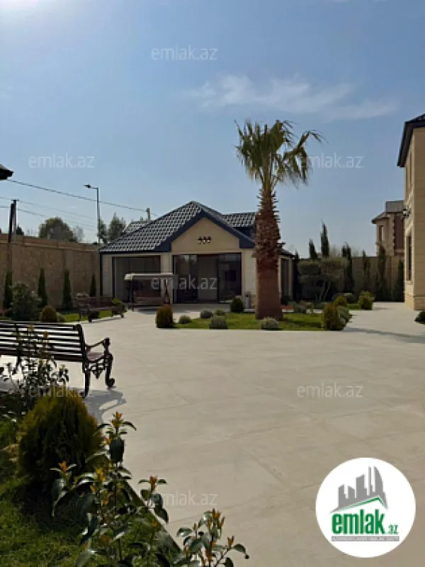 Satılır 7 otaqlı mənzil 600 m²