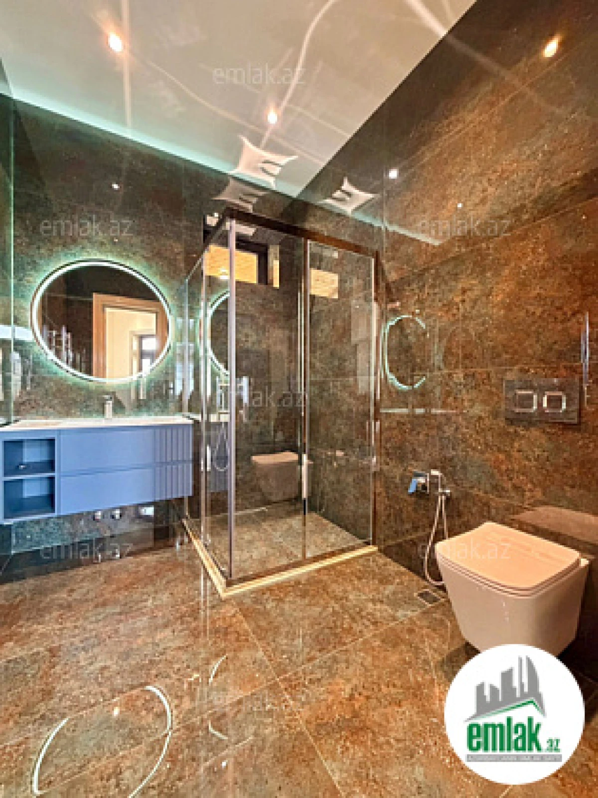 Satılır 7 otaqlı mənzil 600 m²