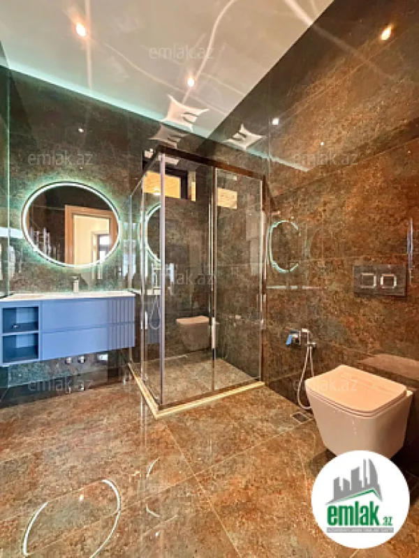 Satılır 7 otaqlı mənzil 600 m²