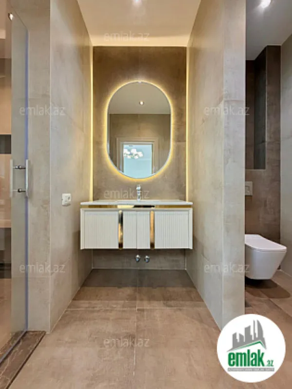 Satılır 7 otaqlı mənzil 600 m²