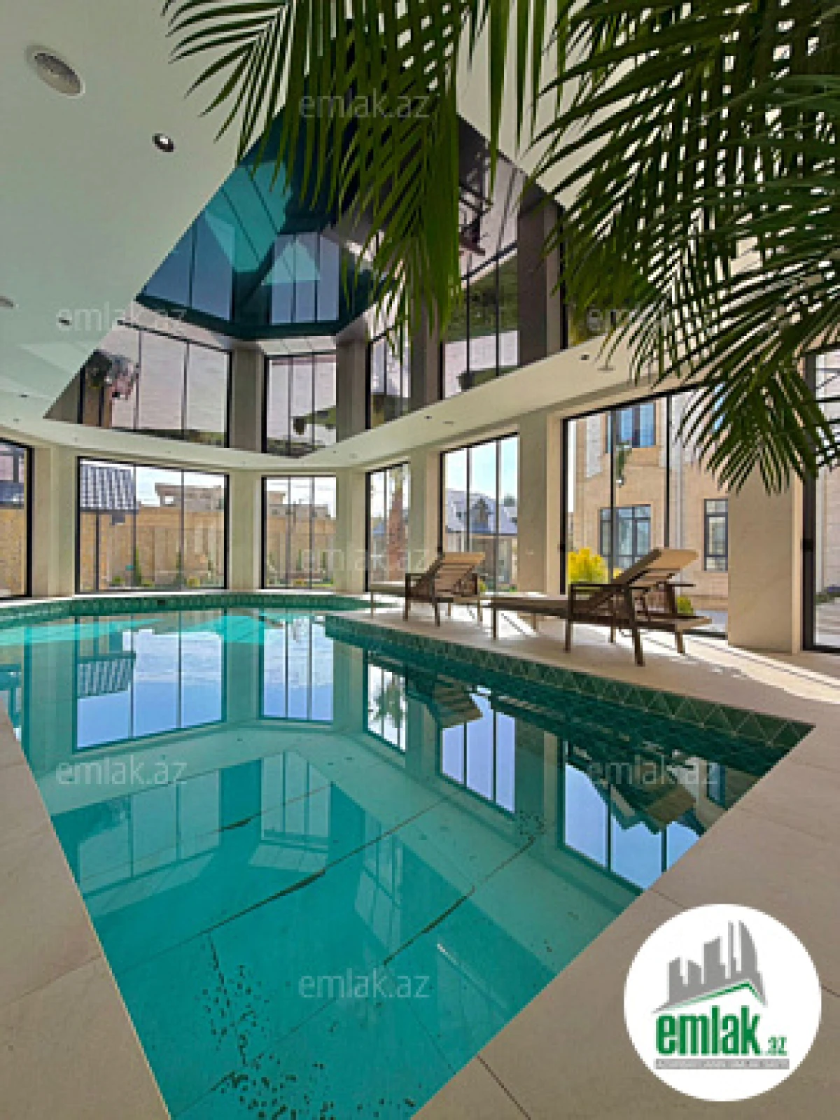 Satılır 7 otaqlı mənzil 600 m²