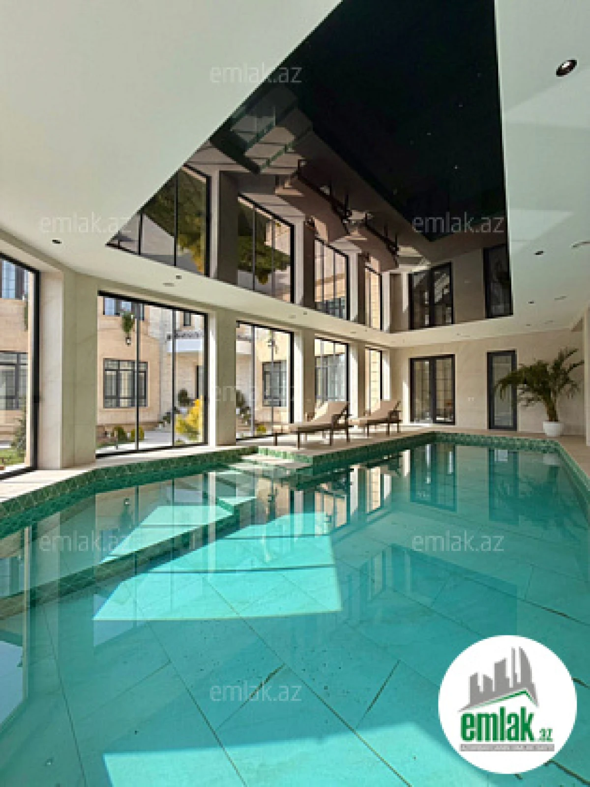 Satılır 7 otaqlı mənzil 600 m²