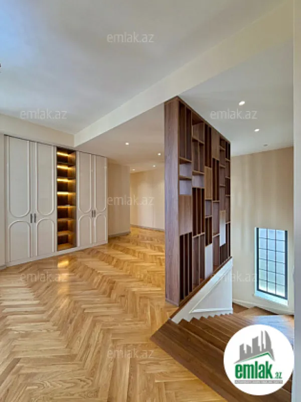 Satılır 7 otaqlı mənzil 600 m²